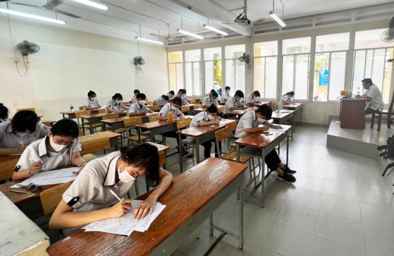 Trung tâm Giáo dục thường xuyên Chu Văn An, quận 5, TP HCM tổ chức ôn tập cho học sinh khối 12. Ảnh: Nhà trường cung cấp