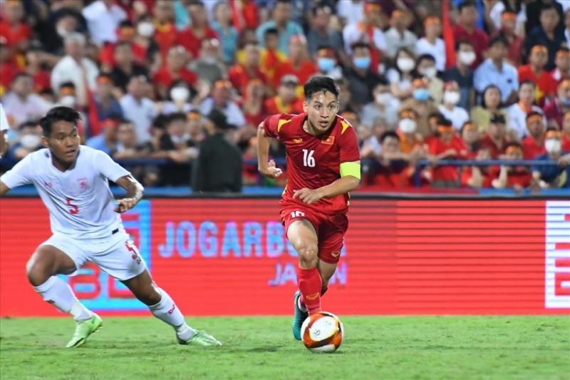 Hùng Dũng mang đến sự khác biệt cho tuyến giữa U23 Việt Nam. Ảnh: Minh Hiếu