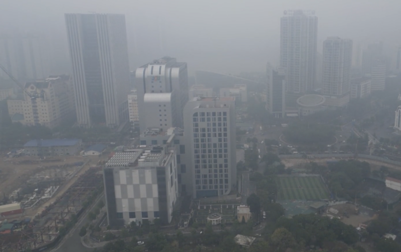 Ô nhiễm không khí ở Hà Nội chạm ngưỡng nguy hiểm những ngày gần đây.