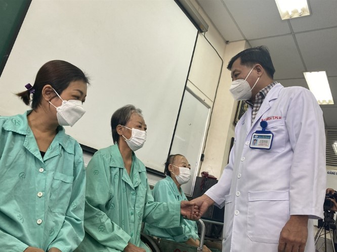 bo y te de nghi xac dinh nguyen nhan gay benh hoai tu xuong ham mat1