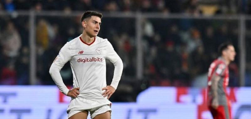 hlv mourinho bi duoi roma thua soc truoc doi 27 nam khong thang tai serie a 02
