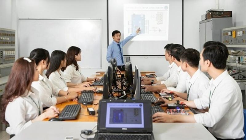 Học phí ngành Công nghệ thông tin tại một số trường đại học dự kiến tăng trong năm học 2025 - 2026. Ảnh minh họa: VOV