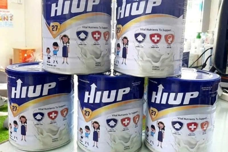 Sản phẩm sữa HIUP 27 thực tế chỉ chứa khoảng 15 - 17 chất dinh dưỡng cơ bản, trong khi trên bao bì công bố tới 37 thành phần. Ảnh: VietNamNet