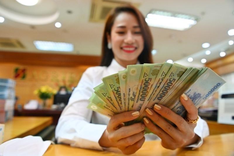 Thưởng Tết là khoản thu nhập chịu thuế thu nhập cá nhân. Tuy nhiên, người lao động chỉ phải nộp thuế sau khi trừ các khoản giảm trừ mà vẫn đạt đến mức phải nộp thuế thu nhập cá nhân.