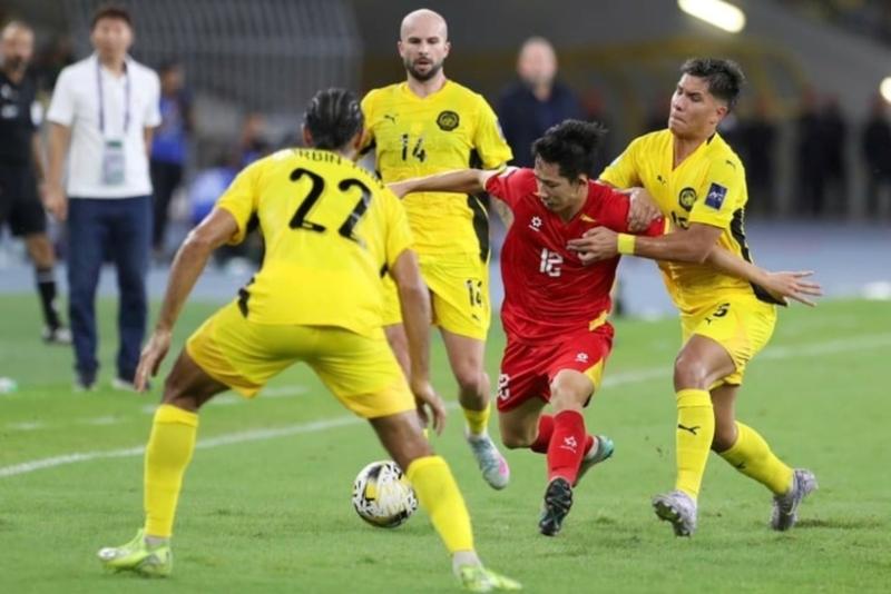 Đội tuyển Việt Nam thua đậm 0 - 4 trong trận đấu với Malaysia vào tối 10/6. Ảnh: VTC News