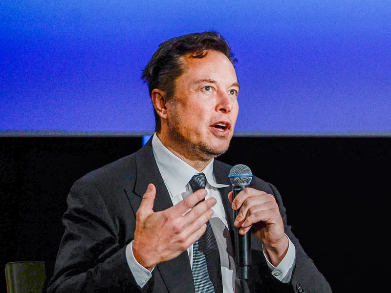 nghi vien chau au yeu cau ong elon musk ra dieu tran