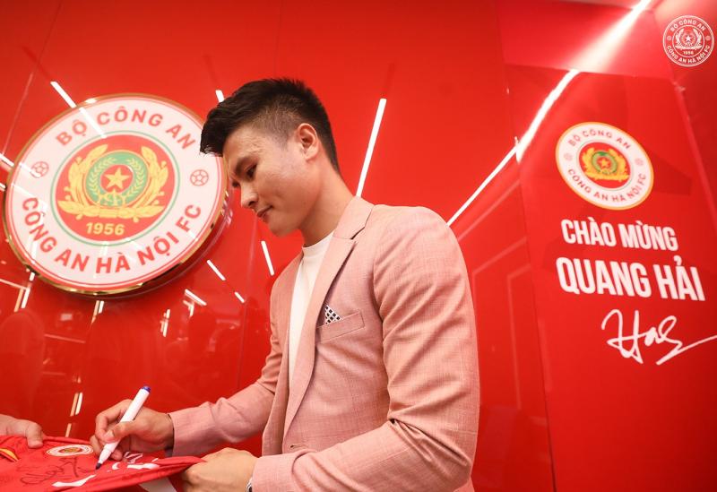 Quang Hải khởi đầu cho cuộc đua chuyển nhượng tại V.League