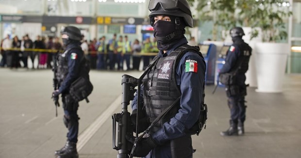mexico xa sung o mot tram nghi tren duong cao toc 9 nguoi chet 1 mexico xa sung o mot tram nghi tren duong cao toc 9 nguoi chet 1