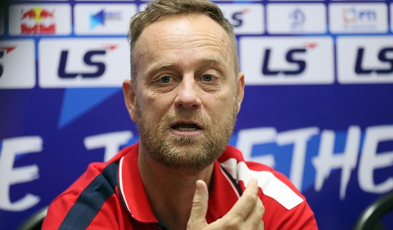 aff cup 2022 hlv thai lan va malaysia de chung viet nam 01