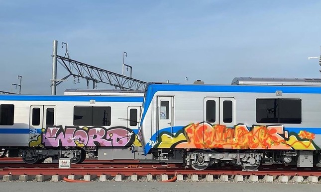 doan tau metro so 1 ben thanh suoi tien bi boi ban