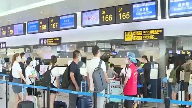 Người dân Trung Quốc giảm chi tiêu trong Tuần lễ Vàng - Ảnh 1.
