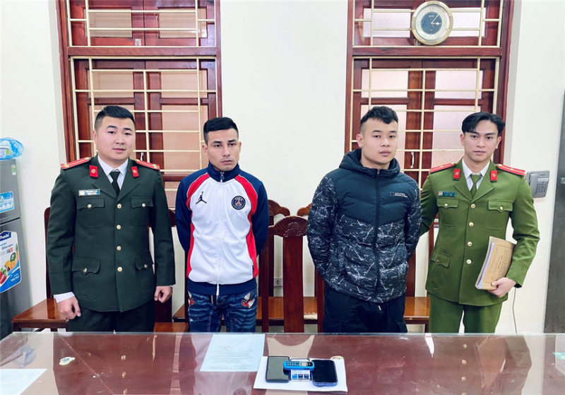 cong an khuyen cao nguoi dan khong cho nguoi la muon can cuoc gan chip