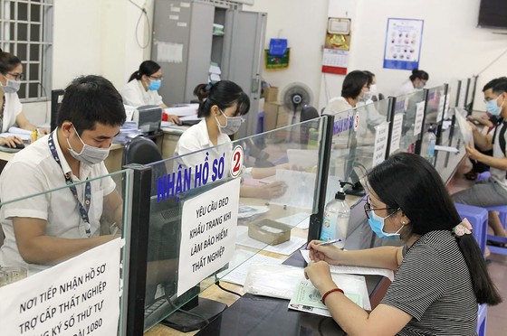 Công bố hết dịch Covid-19: Thách thức nhiều hơn thuận lợi ảnh 1