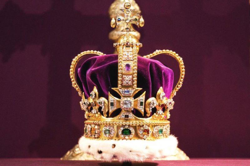 anh chinh sua vuong mien thanh edwards cho le dang quang cua vua charles iii