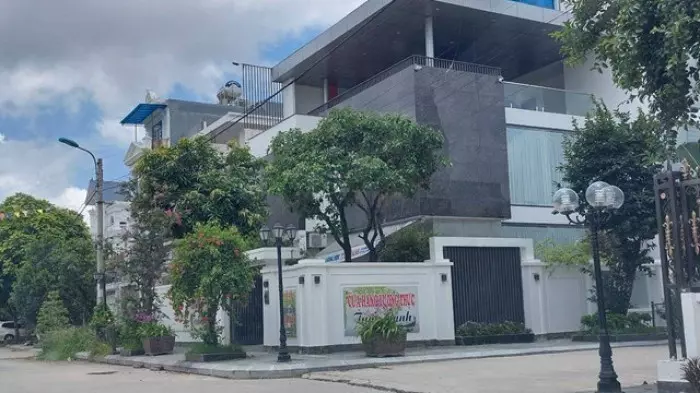 vu nhom giang ho hai phong no sung vao nha dan ke cam dau dang bi truy bat la ai vu nhom giang ho hai phong no sung vao nha dan ke cam dau dang bi truy bat la ai