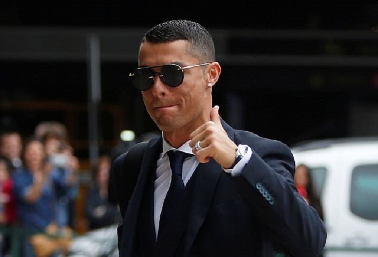 ronaldo nhan duoc de nghi 7 000 ty tu a rap xe ut 02 ronaldo nhan duoc de nghi 7 000 ty tu a rap xe ut 02