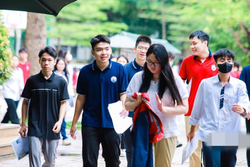 Học phí dự kiến ngành Ngôn ngữ tại các trường đại học trong năm học 2025-2026 dao động từ 16,9 triệu đồng đến gần 80 triệu đồng/năm học. Ảnh minh hoạ.