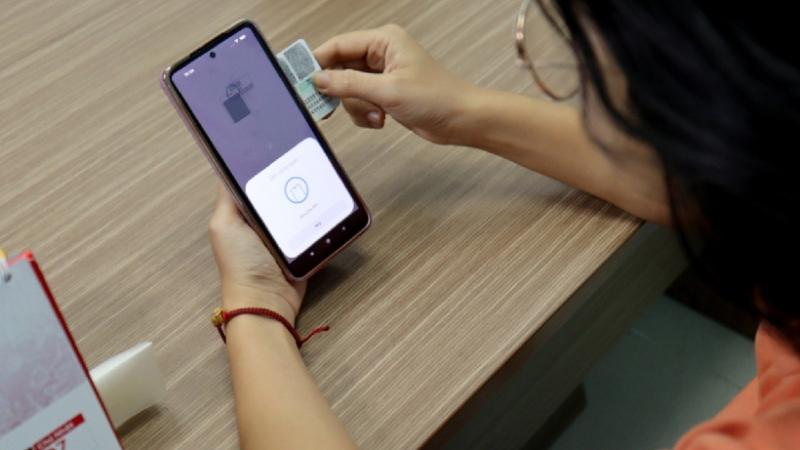 Từ 1/1/2025, chủ tài khoản có giấy tờ tùy thân hết hạn, chưa xác thực sinh trắc học sẽ bị tạm dừng giao dịch thanh toán. (Ảnh: Internet)