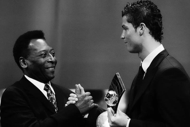 Messi, Ronaldo và người nổi tiếng thế giới tiếc thương Vua bóng đá Pele