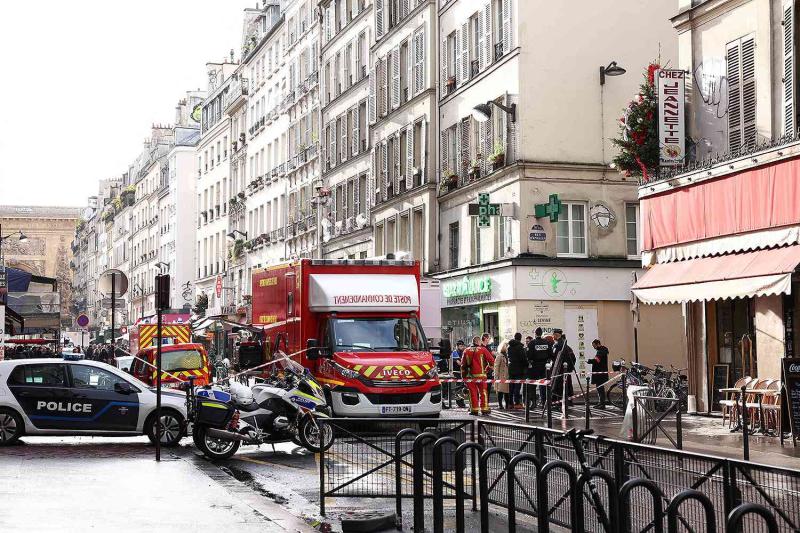 xa sung o trung tam paris khien 3 nguoi thiet mang2 xa sung o trung tam paris khien 3 nguoi thiet mang2