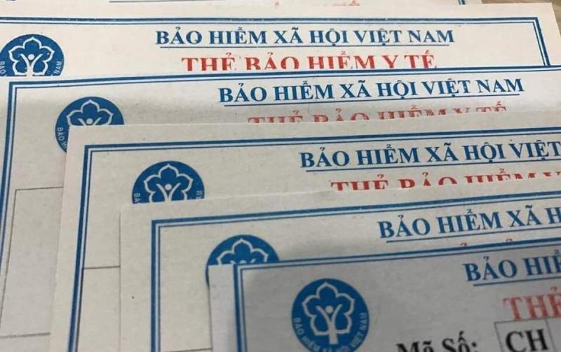 nguoi gia khong co luong huu mua bao hiem y te the nao 