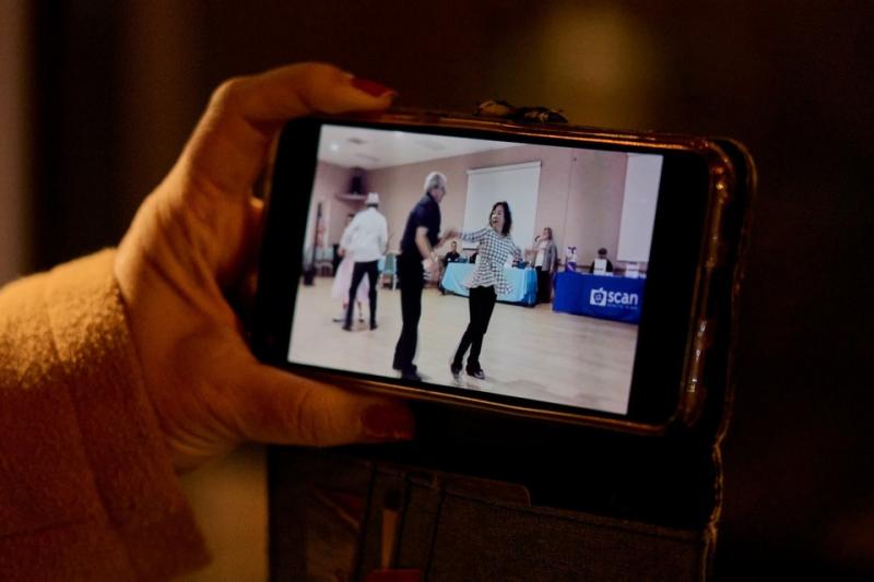 vu xa sung hang loat tai california cuu canh sat ve huu ay than che dan cho ban nhay