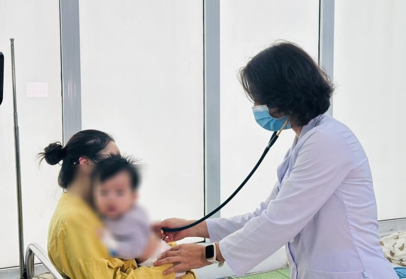 Sức khoẻ - Làm đẹp - Nhiều trẻ nhỏ chỉ vài tháng tuổi mắc thuỷ đậu, phải nhập viện cả tuần