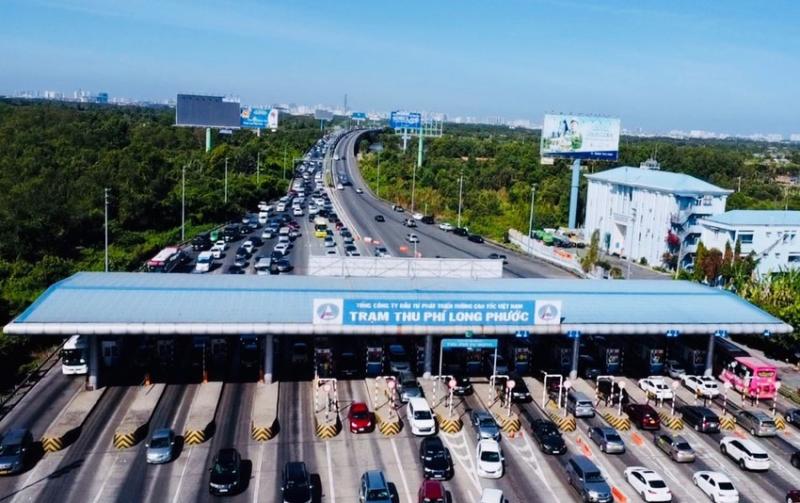 Cấp bách giải cứu kẹt xe cao tốc TPHCM - Long Thành - Dầu Giây