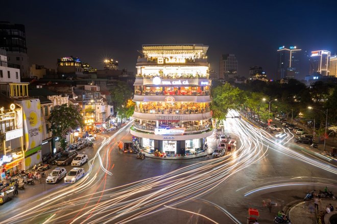 Tòa nhà Hàm cá mập nằm bên Quảng trường Đông Kinh Nghĩa Thục (Hà Nội). Ảnh: Nguyễn Khánh Vũ Khoa