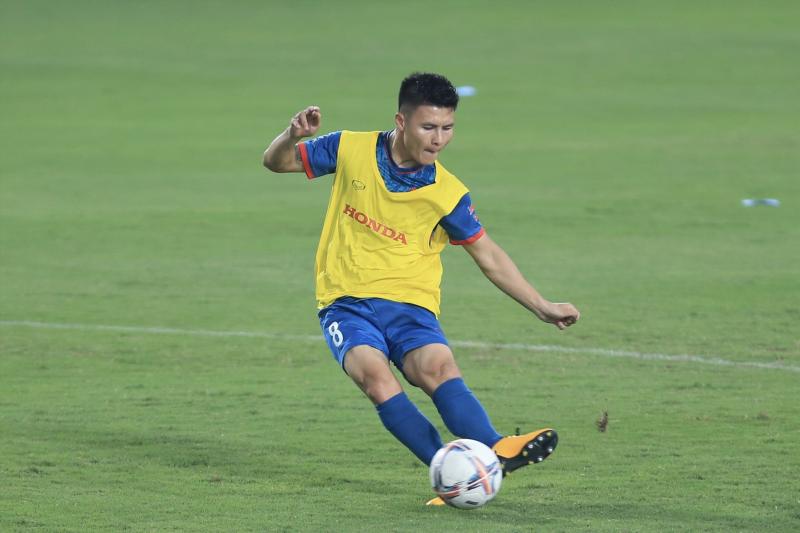 Quang Hải trong màu áo Pau FC tại giải hạng 2 Pháp. Ảnh: Pau FC