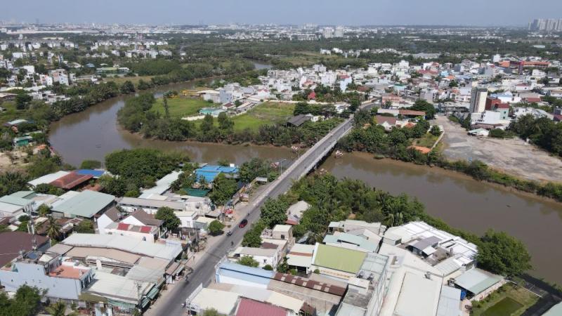 Cầu Ông Nhiêu hiện hữu trên đường Nguyễn Duy Trinh (TP Thủ Đức).  Ảnh: Anh Tú