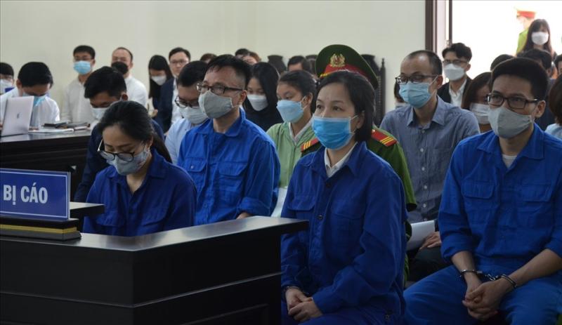 Vì sao cựu sếp ngân hàng bị đổi tội danh đồng phạm chiếm đoạt 330 tỉ đồng?