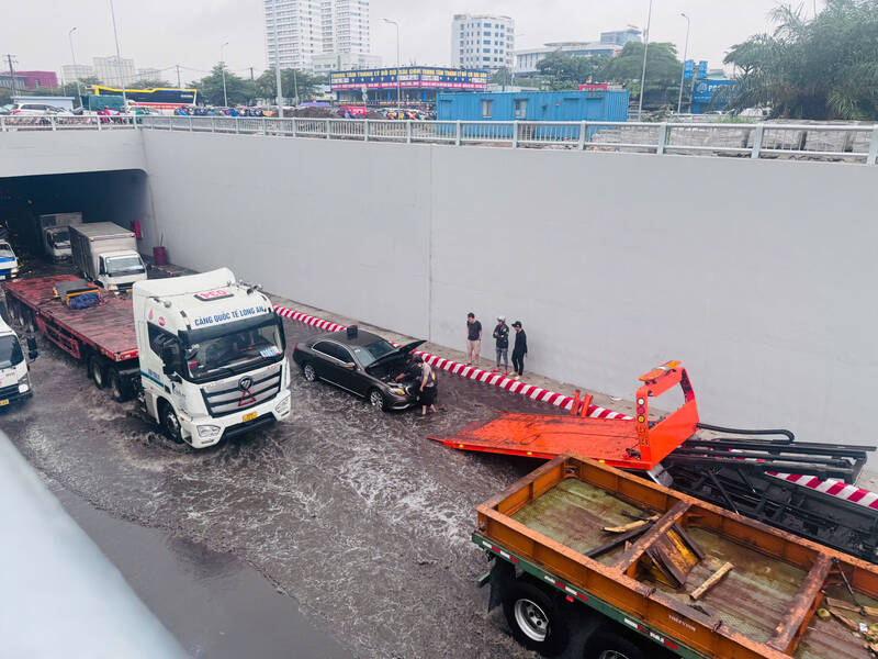 Một xe  ô  tô  