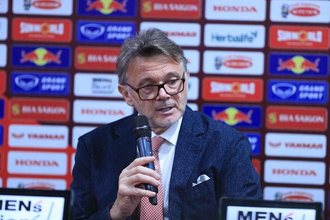 HLV Troussier: Bàn thua phút cuối do tổ chức phòng ngự không tốt