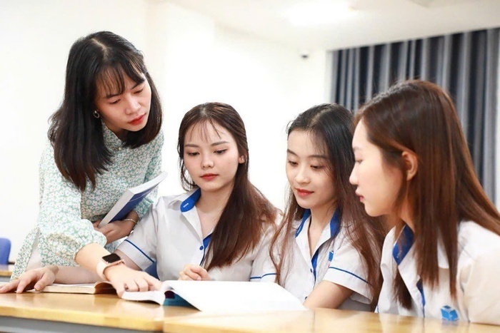 Năm 2026, nhiều cơ sở giáo dục tiếp tục mở rộng quy mô đào tạo, tăng chỉ tiêu và đa dạng hóa tổ hợp xét tuyển để đáp ứng nhu cầu của thí sinh. Ảnh minh họa