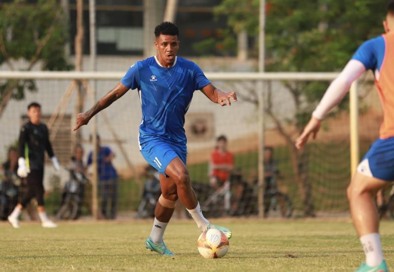Hà Nội FC chia tay Lucao và Henrique để tìm kiếm những ngoại binh chất lượng hơn. Ảnh: HNFC