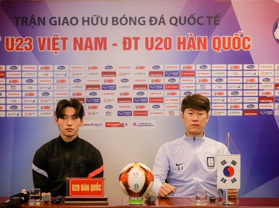 HLV Park Hang-seo: U20 Han Quoc la doi thu tot de U23 Viet Nam co xat hinh anh 2