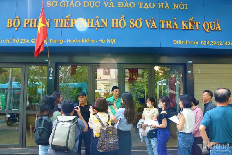 vu de thi toan vao lop 10 bi in mo ha noi chap nhan tinh diem cho dap an lam nham dspl 2