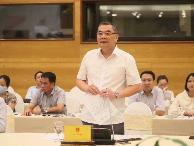 Chấn chỉnh việc thu hồi sổ hộ khẩu không đúng quy định - Ảnh 1. Chấn chỉnh việc thu hồi sổ hộ khẩu không đúng quy định - Ảnh 1.