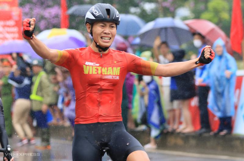 Cua-rơ Nguyễn Thị Thật giành HC vàng SEA Games thứ tư liên tiếp. Ảnh: Huỳnh Văn Thuận