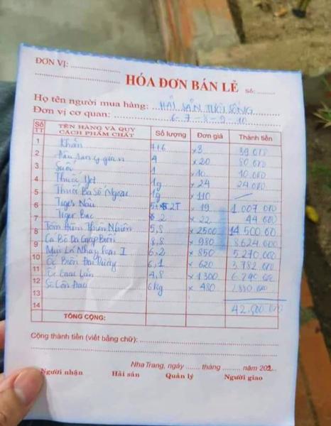 Vụ hóa đơn 42,5 triệu đồng: Kết luận quán không chặt chém, các bên muốn khép lại sự việc - Ảnh 2. Vụ hóa đơn 42,5 triệu đồng: Kết luận quán không chặt chém, các bên muốn khép lại sự việc - Ảnh 2.