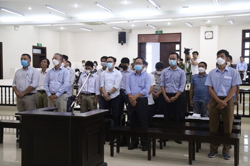 Các bị cáo tại phiên tòa phúc thẩm, sáng 27/6. Ảnh: Danh Lam