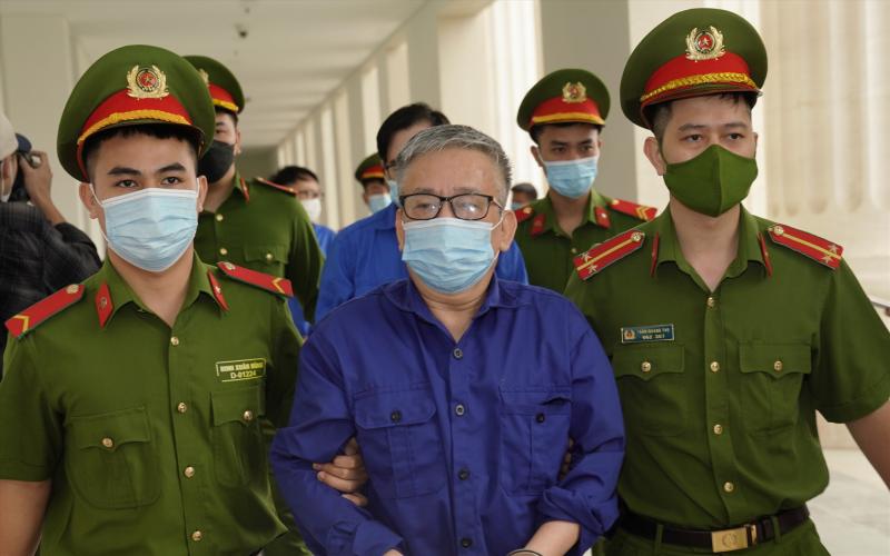 Theo cáo buộc các bị cáo đã vi phạm quy định về đấu thầu gây hậu quả nghiêm trọng, thiệt hại tiền của Nhà nước là gần 54 tỉ đồng. Ảnh: Việt Dũng