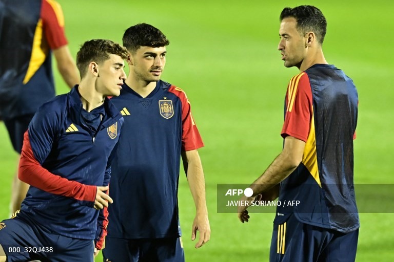 Hàng tiền vệ của Barcelona đang là trụ cột nơi tuyến giữa của Tây Ban Nha. Ảnh: AFP
