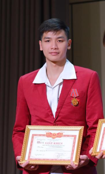 Thể thao - 'Thần đồng bơi lội' Nguyễn Hữu Kim Sơn tạm gác sự nghiệp tại tuyển bơi Việt Nam để làm gì? (Hình 2).