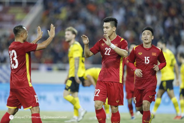 Trận thắng Borussia Dormund đáng nhớ của Đội tuyển Việt Nam - Ảnh 2. Trận thắng Borussia Dormund đáng nhớ của Đội tuyển Việt Nam - Ảnh 2.