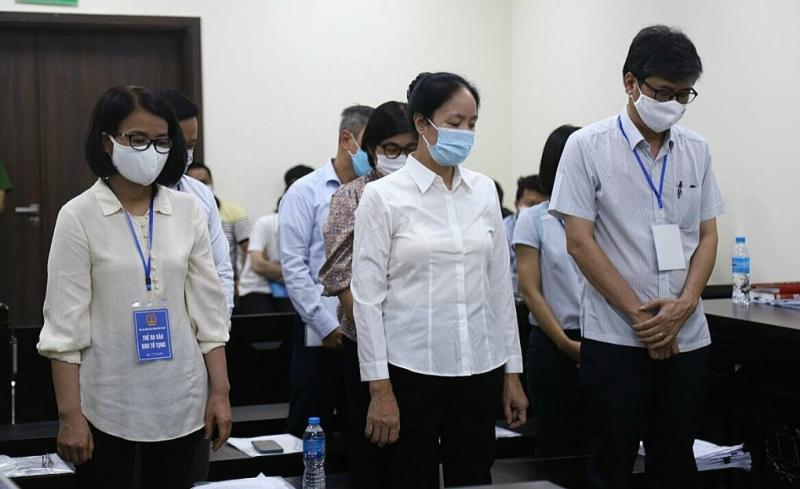 Các bị cáo trong phiên tòa ngày 16/6. Ảnh: Danh Lam