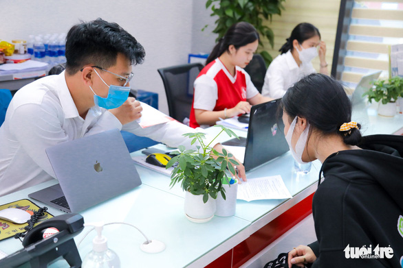 Tuyển sinh đại học 2022: Điểm chuẩn xét học bạ cao ngất ngưởng - Ảnh 2.